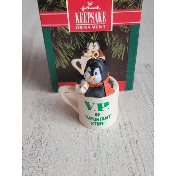 Hallmark V.P. of important Stuff ornament Xmas - Picture 2 of 7